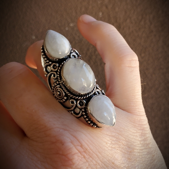 New Rainbow Moonstone 925 Silver Statement Ring. - Picture 3 of 15